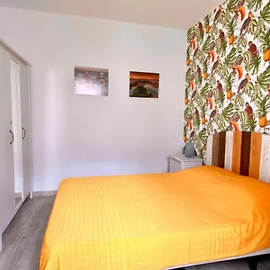Chalet Town House With Patio In Quiet Residential Area 10 Min From, Torremolinos
